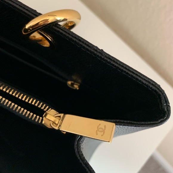 ❌SOLD❌ 💯%Authentic Chanel GST caviar Leather - Picture 7 of 8